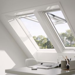 VELUX dakraam GPL 2067 klap-zwaai-raam hout wit lak ENERGIE warmte-isolatie Geschikt voor passieve huizen dankzij optimale warmteisolatie