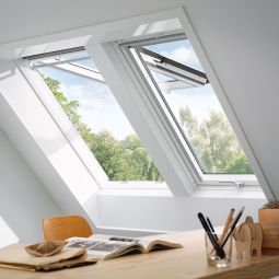 VELUX klapschuif-dakraam GPL 2084 handmatig hout wit Alu ENERGIE dakraam Bediening met een openpakgrif
